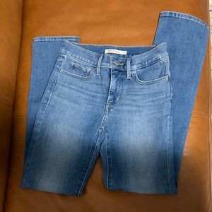 LEVI’S 312 Slim Shaping Blue Straight Leg Jeans